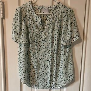 Liz Claiborne White and Green Flutter Sleeve Blouse